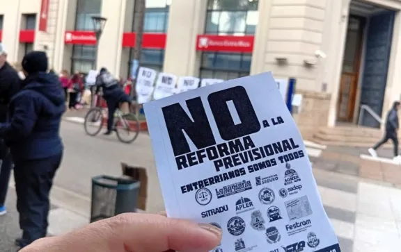 "Votarán contra el pueblo entrerriano": gremios locales marchan en Paraná y rechazan la reforma previsional