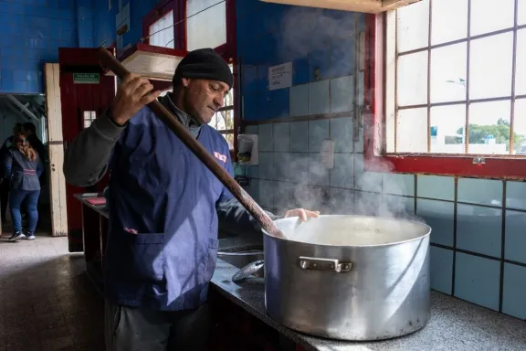 Implementan un nuevo sistema de provisión de alimentos para casi mil comedores escolares