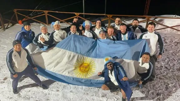Grito sagrado bajo cero: así se vive el Mundial en la Base Belgrano II, el confín de la patria