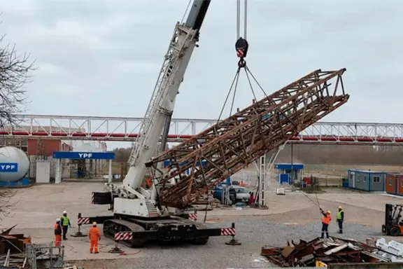 Avanza el desmantelamiento de una planta de YPF en Concepción del Uruguay