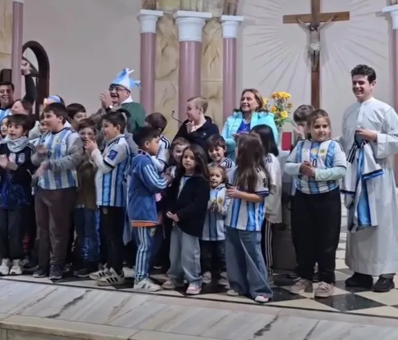 Amor a Dios, amor a la Patria y amor por la Selección: la emotiva postal que dejó Santa Teresita