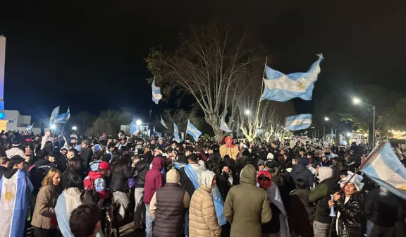 Entre la bronca y el orgullo: Gualeguaychú también salió a decirle gracias a la Selección