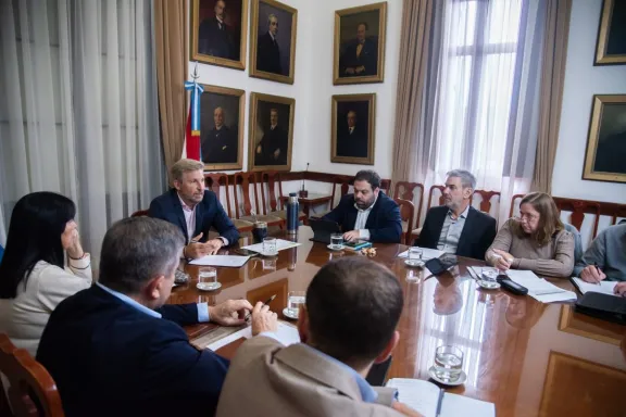 Frigerio encabezó la coordinación acciones preventivas ante el fenómeno de El Niño