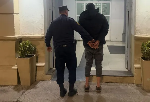 Una mujer activó el botón antipánico y detuvieron a su ex pareja