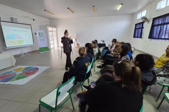 El ciclo Emociones en Familia tuvo su segundo encuentro en Villa Paranacito
