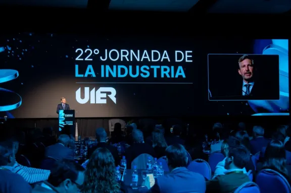 La industria reclamó cambios al Gobierno nacional y Frigerio anunció una reforma laboral