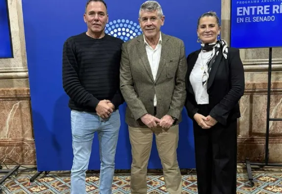 Gualeguaychú llevó su oferta turística y cultural al Senado